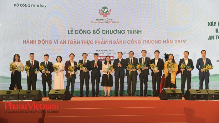 Đa dạng hoạt động trải nghiệm thực phẩm an toàn trên phố đi bộ Hồ Gươm  - Ảnh 3.