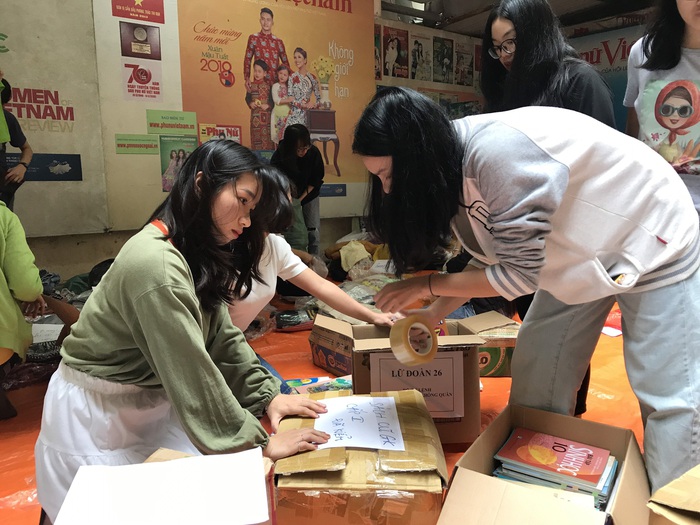 Tình nguyện viên hào hứng phân loại đồ chuẩn bị cho Ngày hội Mottainai 2019 - Ảnh 11.