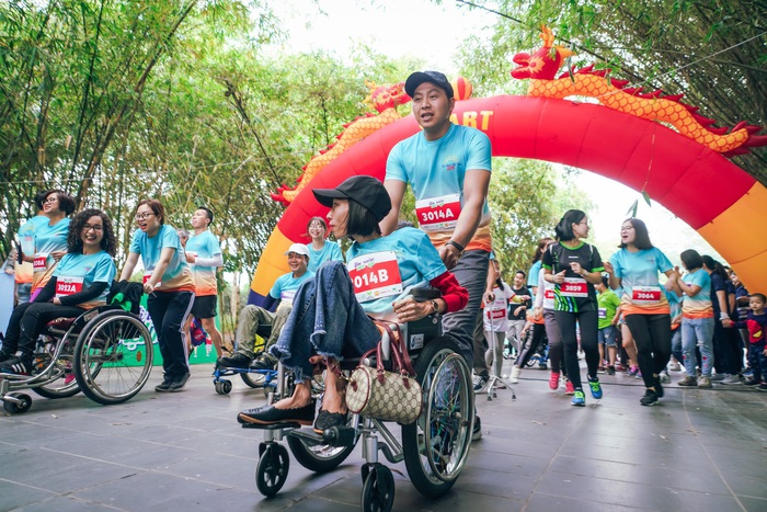 Người khuyết tật sôi nổi tham gia thi chạy &quot;You Raise Me Up” - Ảnh 8.