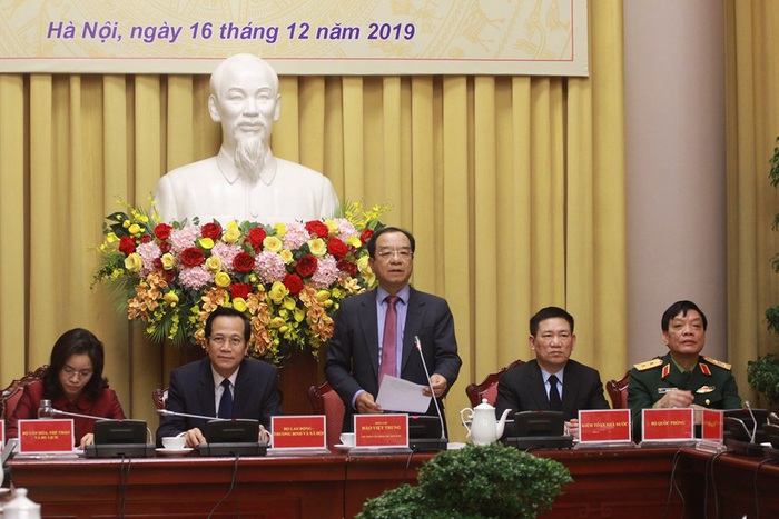 Ông Đào Việt Trung - Ủy viên Trung ương Đảng, Bộ trưởng, Chủ nhiệm Văn phòng Chủ tịch nước thay mặt Chủ tịch nước Công bố 11 Luật, Bộ luật vừa được Quốc hội thông qua.