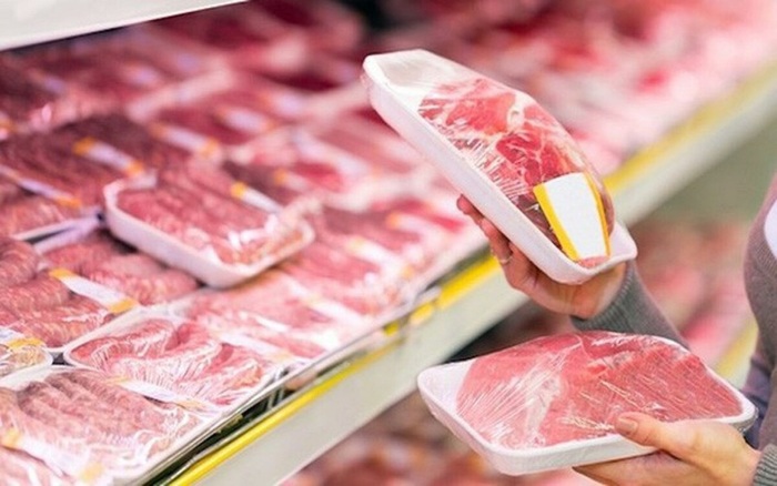 Việc thiếu hụt sản lượng đẩy giá thịt lợn tăng giá tới gần 200.000 đồng/kg.