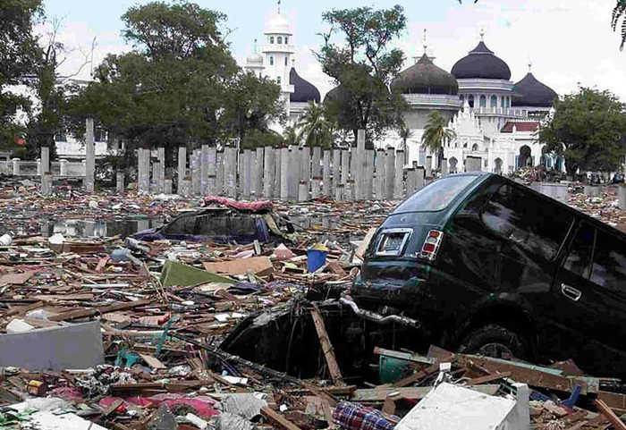 Sự tàn phá của sóng thần năm 2004