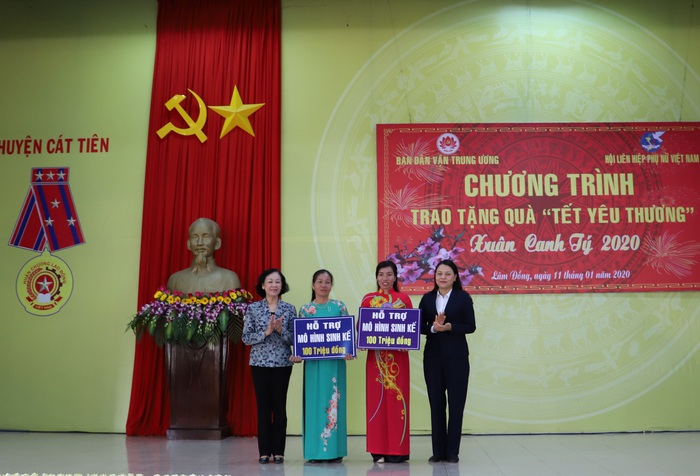 Hội LHPN Việt Nam mang Tết yêu thương đến người dân cao nguyên Lâm Đồng - Ảnh 5.
