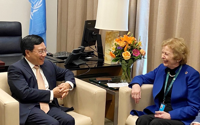 Phó Thủ tướng Phạm Bình Minh và bà Mary Robinson, Chủ tịch Nhóm các Cựu Lãnh đạo các nước tại LHQ