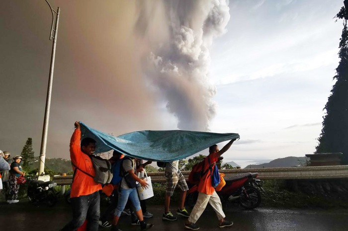 200 nghìn người Philippines bị ảnh hưởng khi núi lửa Taal &quot;thức giấc&quot; - Ảnh 5.