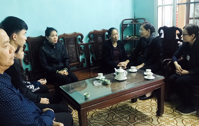 Lãnh đạo Hội LHPN Việt Nam thăm hỏi thân nhân 3 chiến sĩ hy sinh ở Đồng Tâm - Ảnh 1.