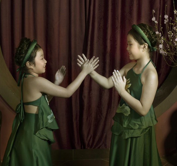 Hai con gái Thanh Hương đáng yêu trong yếm đào - Ảnh 6.
