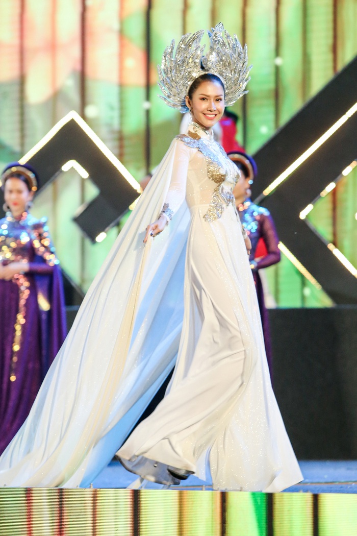 Hoa hậu Phan Thu Quyên xinh đẹp, thướt tha trong áo dài của NTK Nhật Dũng - Ảnh 2.