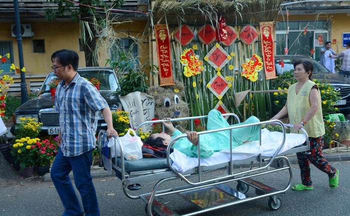 Sắc Xuân ngập tràn ở Bệnh viện Chợ Rẫy - Ảnh 12.