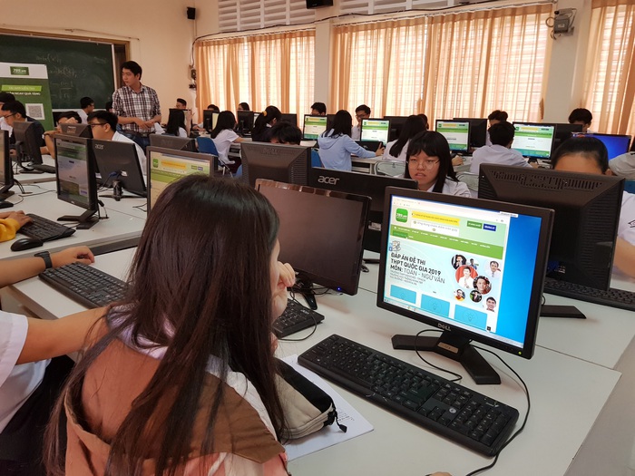 Hà Nội triển khai ôn tập trực tuyến miễn phí toàn thành phố cho học sinh khối 8, 9 - Ảnh 1.