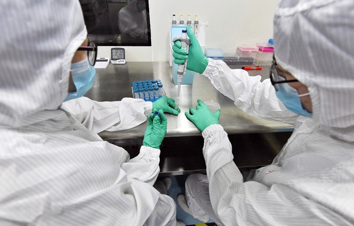Mỹ bắt đầu thí nghiệm thuốc chống SARS-CoV-2 - Ảnh 1.