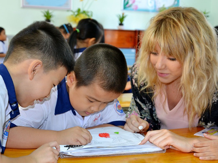 Các trung tâm tiếng Anh đau đầu nghĩ cách hỗ trợ, tạo cơ hội việc làm cho giáo viên nước ngoài đang bám trụ ở Việt Nam. Ảnh minh họa