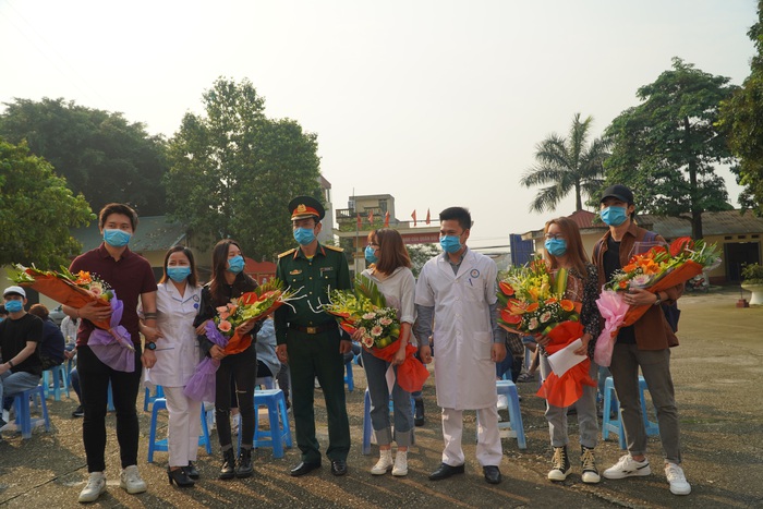 Hết hạn cách ly tập trung tại Bắc Ninh, công dân nữ phấn khởi khi được về nhà - Ảnh 7.