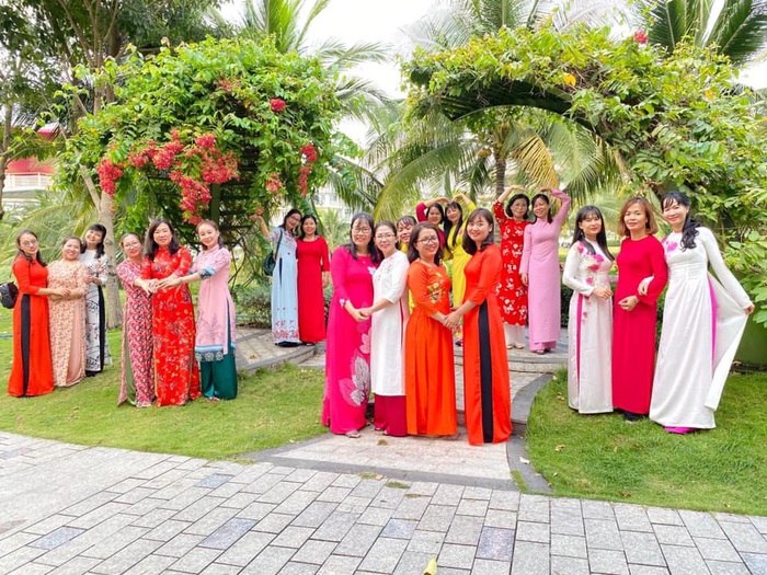 Áo dài trong sinh hoạt chi hội phụ nữ ở TP Hồ Chí Minh