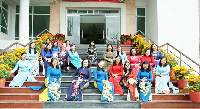 Đa sắc áo dài của phụ nữ mọi miền đất nước  - Ảnh 10.
