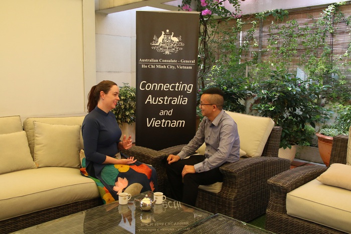 Lãnh sự quán Australia tại Việt Nam hưởng ứng &quot;Tuần Áo dài&quot;  - Ảnh 4.