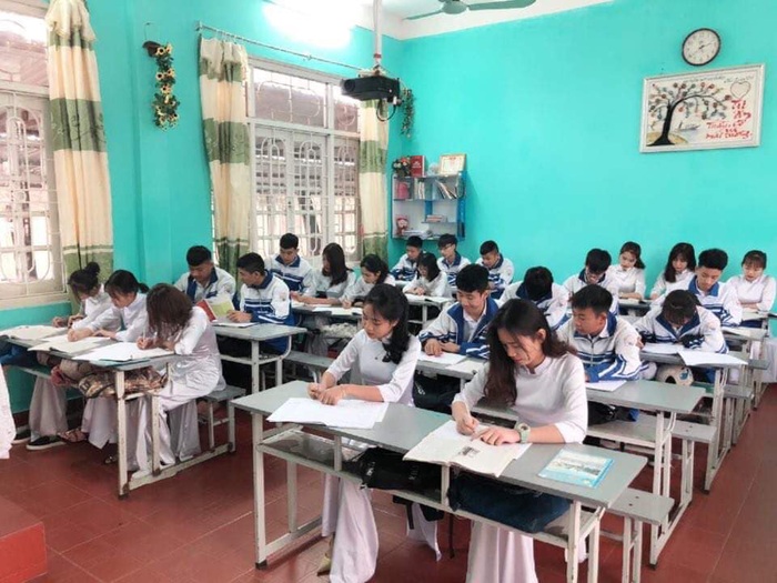 Tuần đầu đi học trở lại sau kỳ nghỉ Covid -19: Hơn 700 học sinh trường Nguyễn Bình không còn lo lắng - Ảnh 1.