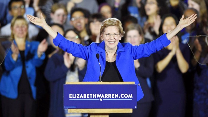 Thượng nghị sĩ Elizabeth Warren trong một cuộc vận động tranh cử