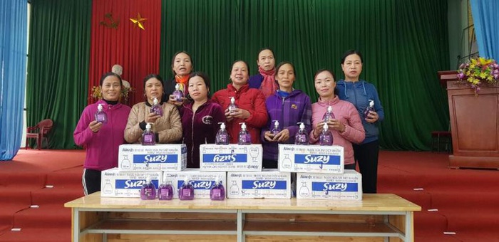 Hội LHPN tỉnh Bắc Giang: Tặng hàng trăm bánh xà phòng cùng nước rửa tay 10 trường mầm non trên địa bàn  - Ảnh 3.