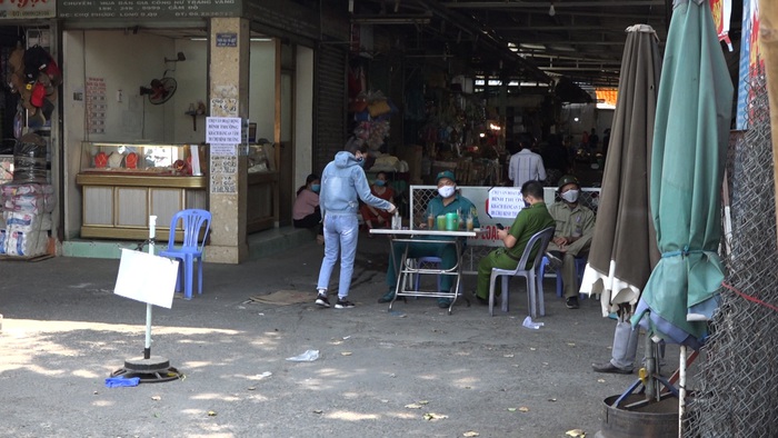 TP Hồ Chí Minh: ngày đầu cách ly toàn xã hội - Ảnh 10.