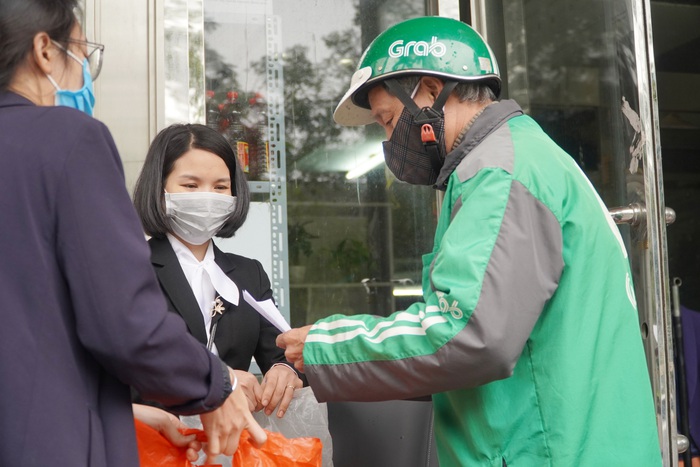 Người khốn khó khi đến “siêu thị 0 đồng” tại Hà Nội sẽ được mua miễn phí 5 sản phẩm - Ảnh 21.