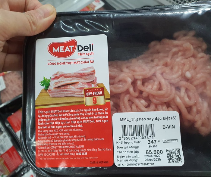 Lợn hơi giảm về mức 70.000 đồng/kg, giá thịt bán lẻ vẫn cao ngất ngưởng - Ảnh 3.
