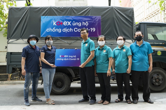 Với những phần quà thiết thực, Kotex mong những người đang ở trong khu vực cách ly, các cán bộ y tế và lực lượng hậu cần yên tâm làm nhiệm vụ, giữ gìn sức khoẻ và duy trì tinh thần lạc quan, để cùng Việt Nam chống dịch Covid-19 thật hiệu quả.