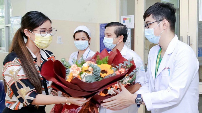 Em chồng Tăng Thanh Hà kể quá trình cách ly vì nhiễm COVID-19, được bác sĩ chăm ngày 3 bữa - Ảnh 1.