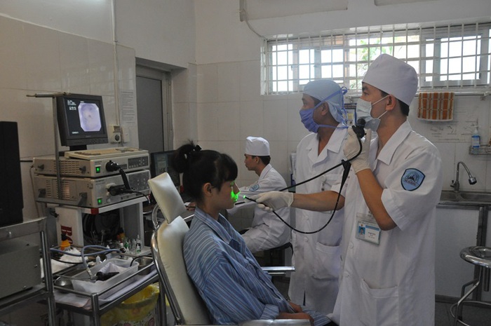 Cách ly 12 y bác sĩ BV Phúc Yên do liên quan đến bệnh nhân 243 - Ảnh 1.