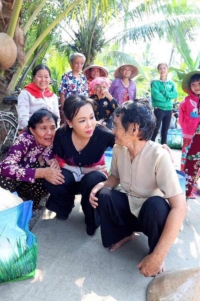 Khoe bán đất lời tận 2 tỷ, khối tài sản thật sự của Việt Hương lớn thế nào? - Ảnh 21.