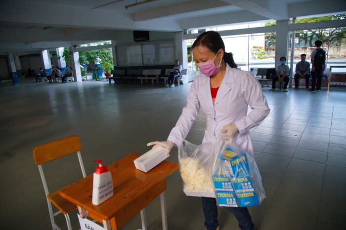 Công tác chuẩn bị phòng chống dịch được triển khai sớm trước khi học sinh có mặt tại trường