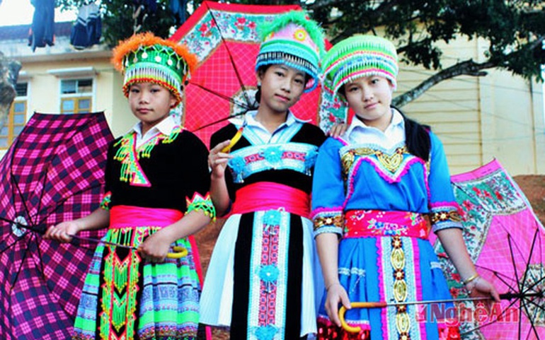 Thiếu nữ người Mông ở miền Tây Nghệ An