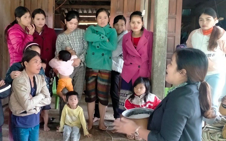 Tuyên truyền nâng cao kiến thức về dinh dưỡng cho phụ nữ người dân tộc thiểu số ở Tà Long