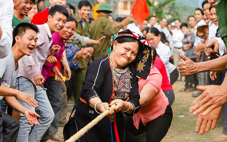 Thi đấu kéo co ở Lễ hội Đầm Mây,xã Lang Quán, huyện Yên Sơn, Tuyên Quang. Ảnh minh họa