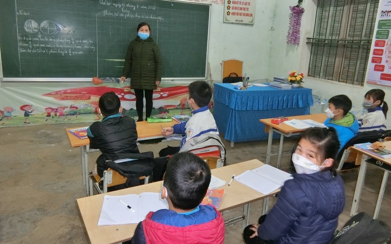 Lớp học nhờ nhà văn hóa thôn của trường Nà Va (Lâm Bình, Tuyên Quang) Lớp học nhờ nhà văn hóa thôn của trường Nà Va (Lâm Bình, Tuyên Quang)