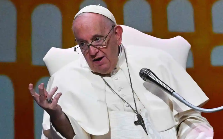 Giáo hoàng Francis phát biểu tại Assisi, Ý. Ảnh: Tiziana Fabi/AFP/Getty Images