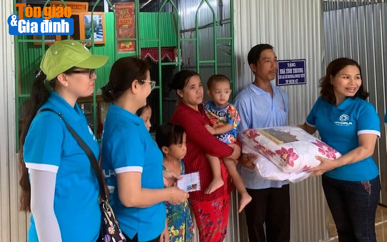 Các tín đồ Phật giáo Hòa Hảo ở huyện Chợ Mới tích cực trong công tác từ thiện - xã hội