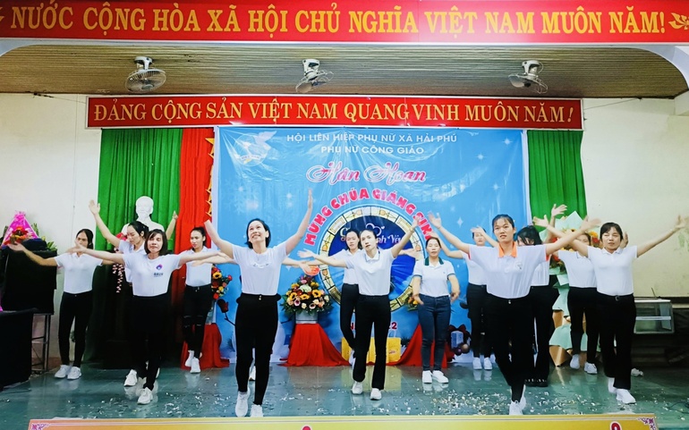 Hội LHPN xã Hải Phú (huyện Hải Lăng) tổ chức sinh hoạt chuyên đề nhân dịp Giáng sinh cho hội viên, phụ nữ Công giáo