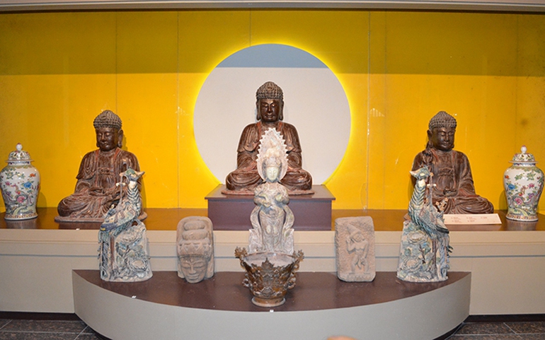 Nhiều bộ sưu tập phản ánh di sản Phật giáo, đa dạng về phong cách thể hiện và chất liệu