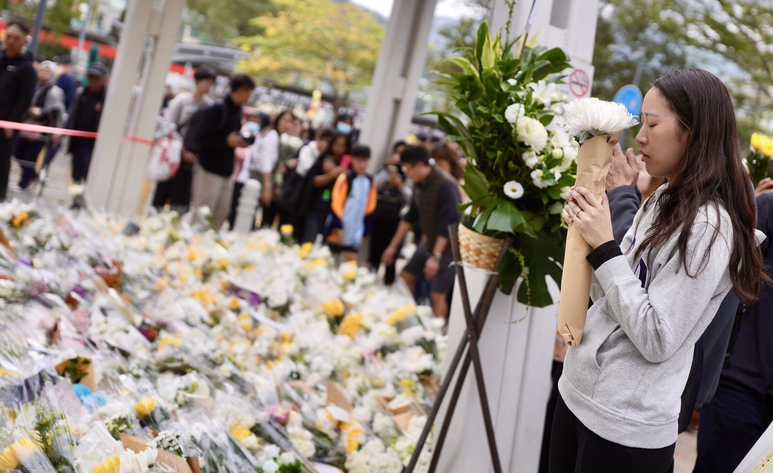 Vụ cháy chung cư tại Hồng Kông: Còn 3 khối nhà hư hại nặng nề chưa được tìm kiếm- Ảnh 2.