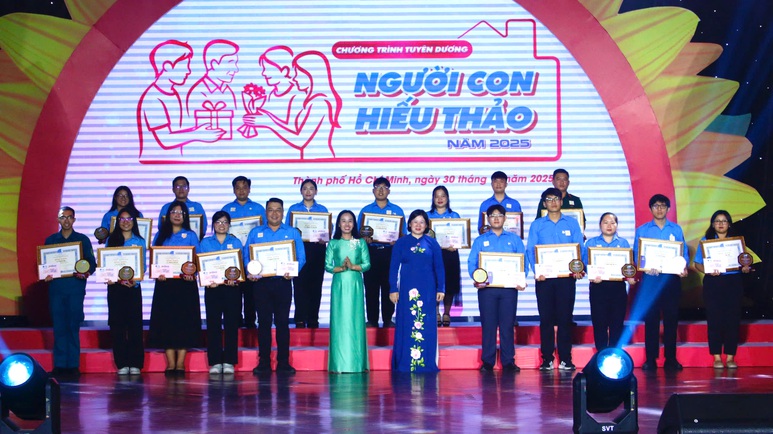 TPHCM: Tôn vinh 184 gương "Người con hiếu thảo" năm 2025- Ảnh 1.
