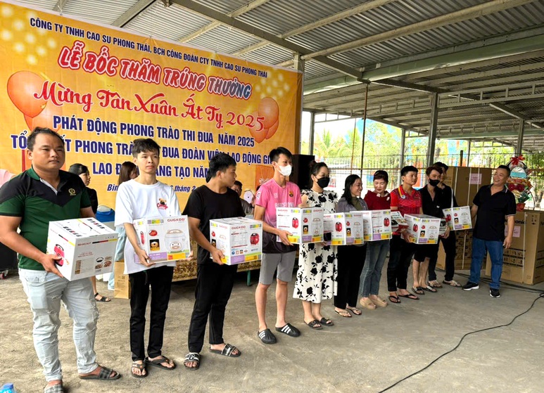 Khi Công đoàn trở thành “ngôi nhà thứ 2” của công nhân- Ảnh 6. Khi Công đoàn trở thành “ngôi nhà thứ 2” của công nhân- Ảnh 6.