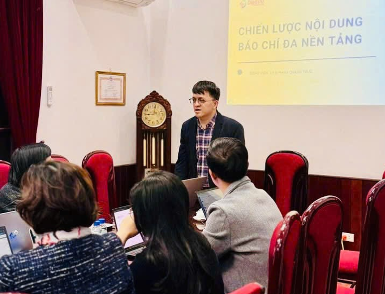 Báo Phụ nữ Việt Nam tăng tốc chuyển đổi số với khóa tập huấn sản xuất nội dung đa nền tảng- Ảnh 1. Báo Phụ nữ Việt Nam tăng tốc chuyển đổi số với khóa tập huấn sản xuất nội dung đa nền tảng- Ảnh 1.