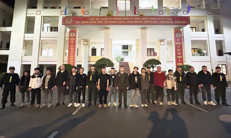 Cao điểm đấu tranh phòng, chống xuất nhập cảnh trái phép qua biên giới Việt - Trung- Ảnh 4.