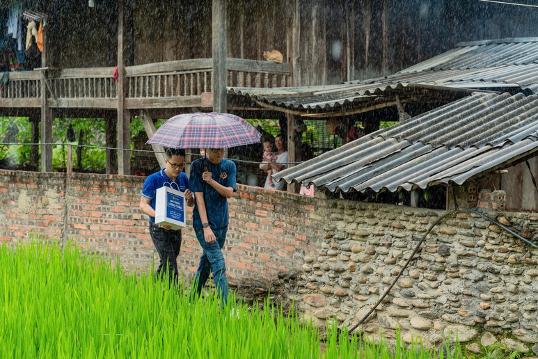 Long Châu tri ân đội ngũ chuyên viên y tế sau 1 năm tận tâm, cật lực phục vụ khách hàng- Ảnh 1. Long Châu tri ân đội ngũ chuyên viên y tế sau 1 năm tận tâm, cật lực phục vụ khách hàng- Ảnh 1.