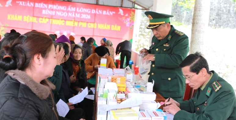Chung sức chăm lo người dân vùng biên đón Tết- Ảnh 2.