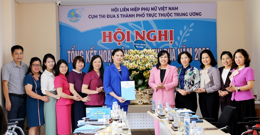 Chủ tịch Hà Thị Nga: Hội LHPN 5 thành phố trực thuộc TƯ phải là &quot;đầu tàu&quot; góp phần nâng cao vị thế tổ chức Hội - Ảnh 5.