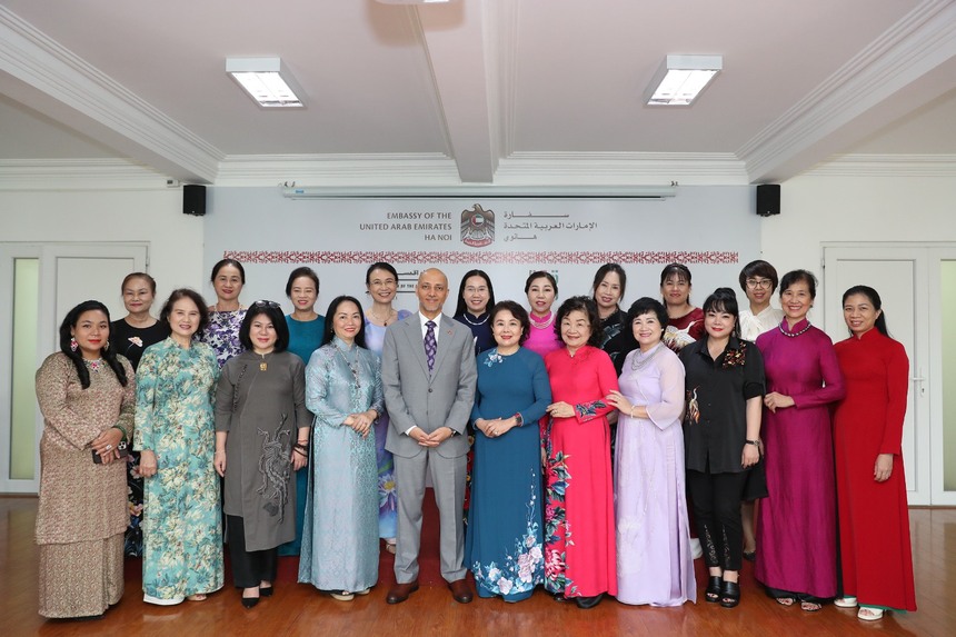 Đại sứ quán UAE tại Việt Nam giao lưu với các nữ doanh nhân Việt Nam nhân kỷ niệm nhân Ngày Phụ nữ UAE 2023 - Ảnh 2.