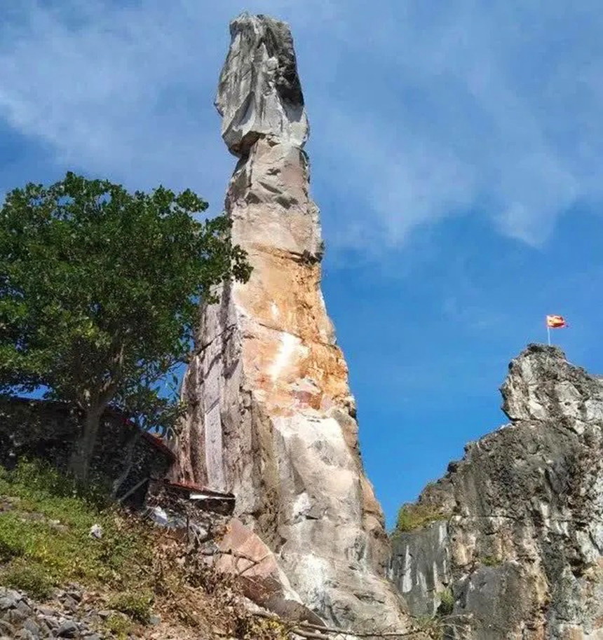 Huyền thoại Hòn vọng phu - Nơi người phụ nữ hóa đá chờ chồng nghìn năm - Ảnh 1.