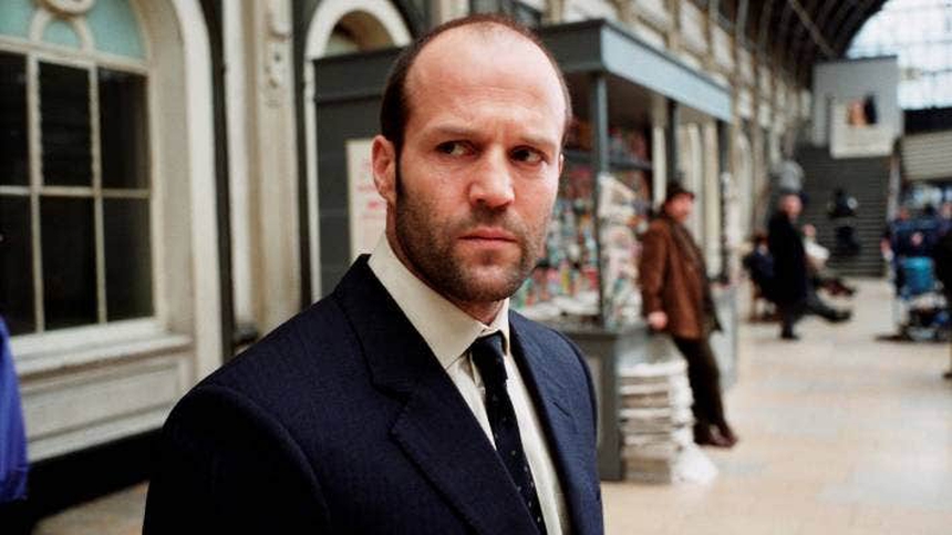 56-year-old actor Jason Statham has built an illustrious career with heavy action works - Photo 2.